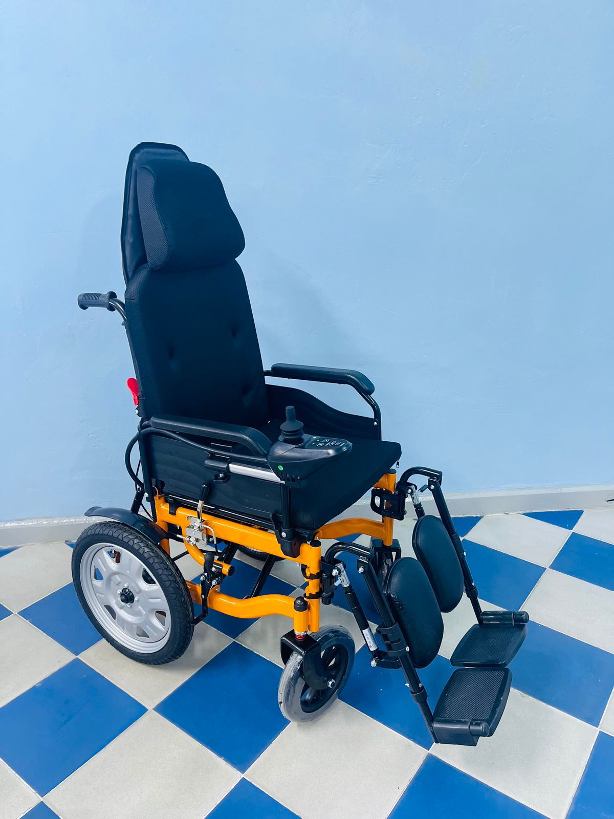 Reclining Electric Wheelchair