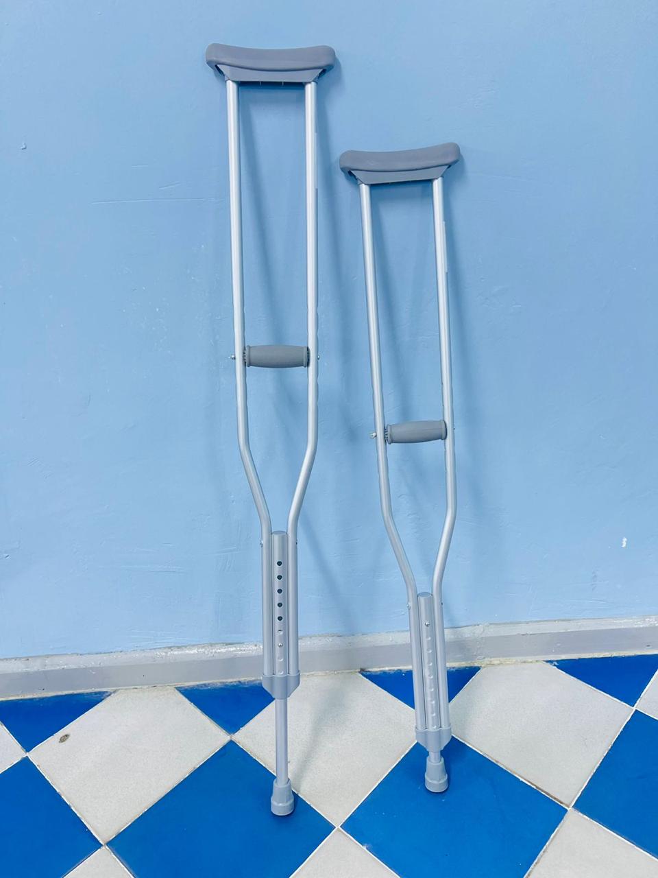Underarm crutches